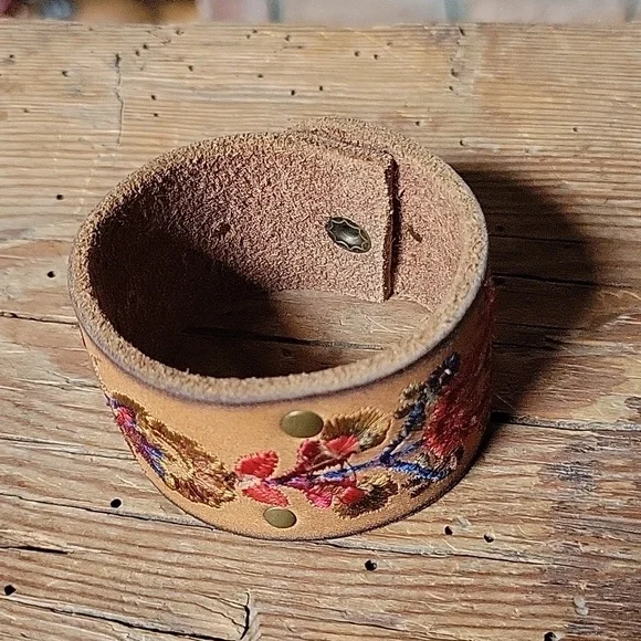 Embroidered Leather Cuff Bracelet - Picture 5 of 10